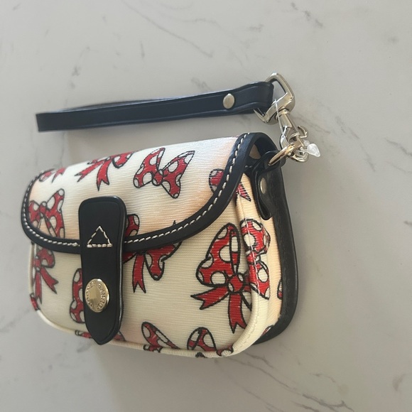 Dooney & Bourke Minnie Bow Wristlet – Polka Dot Red Bows, Coated Canvas- EUC - Picture 4 of 13